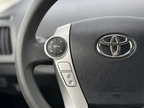Used 2014 Toyota Prius Four image 21