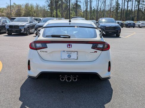 Used 2025 Honda Civic Type R image 4