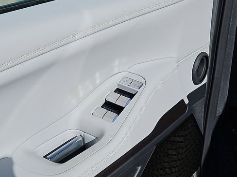 New 2025 Lincoln Navigator L Black Label image 18