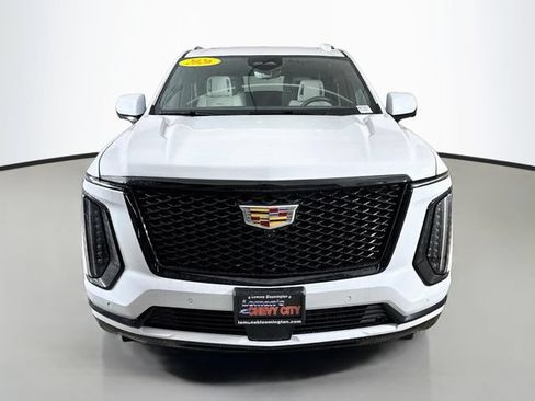 Used 2026 Cadillac Escalade ESV Platinum Sport w/ LPO, Floor Liner Package AWD/4WD image 2