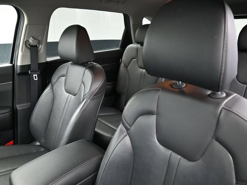 Certified 2024 Kia Sorento S AWD/4WD image 14