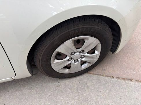 Used 2015 Kia Forte LX FWD image 14