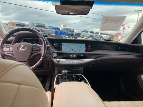 Used 2020 Lexus LS 500 w/ Interior Upgrade Package image 37