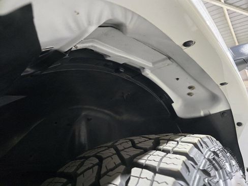 Used 2005 Chevrolet Silverado 1500 4x4 Crew Cab w/ Safe And Sound Package image 28