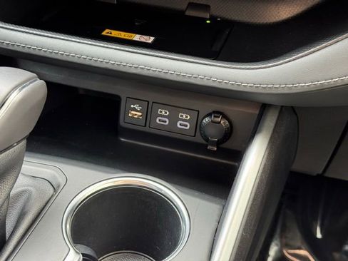 Certified 2023 Toyota Highlander XSE image 17