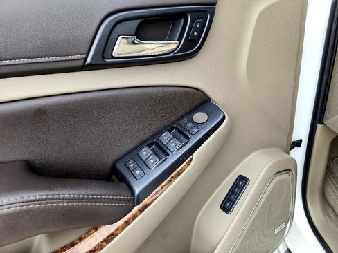 Used 2019 Chevrolet Suburban Premier image 36