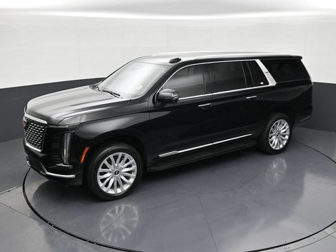 Used 2026 Cadillac Escalade ESV 2WD image 12