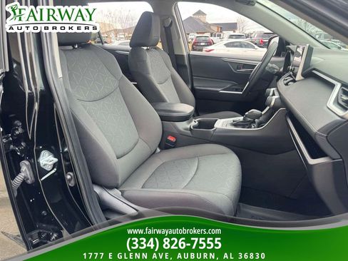 Used 2024 Toyota RAV4 AWD Hybrid image 12