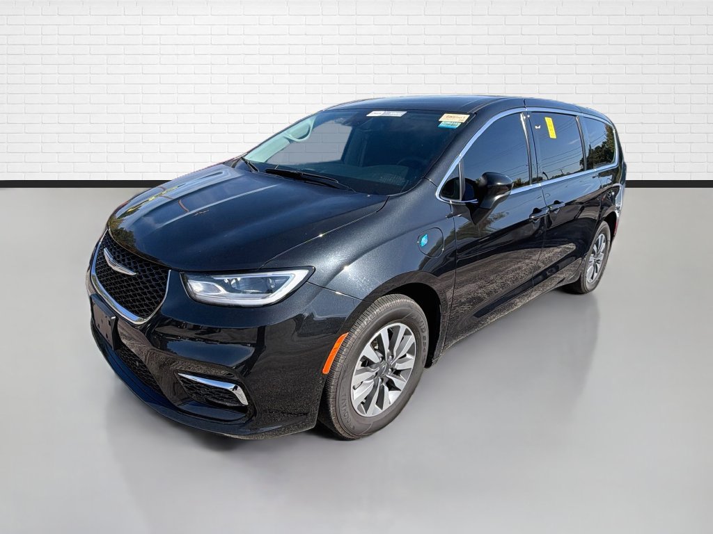 Used 2023 Chrysler Pacifica Touring-L FWD image 5