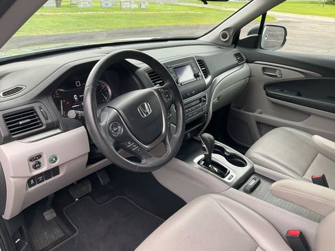 Used 2017 Honda Ridgeline RTL image 17
