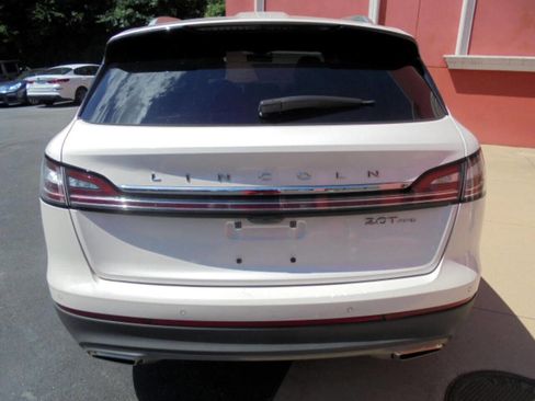 Used 2019 Lincoln Nautilus Select image 27