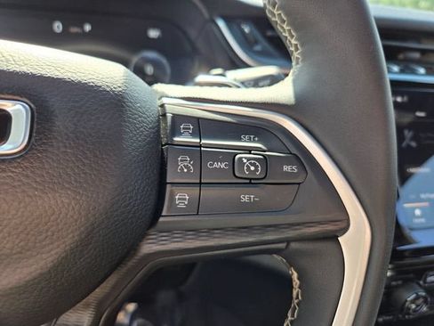 Used 2025 Jeep Grand Cherokee L Laredo w/ Luxury Tech Group I RWD image 26