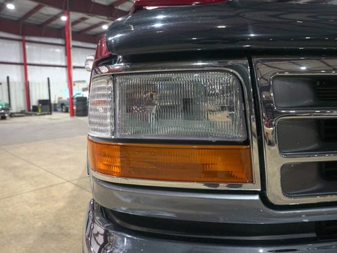 Used 1997 Ford F250 2WD Regular Cab Heavy Duty image 28