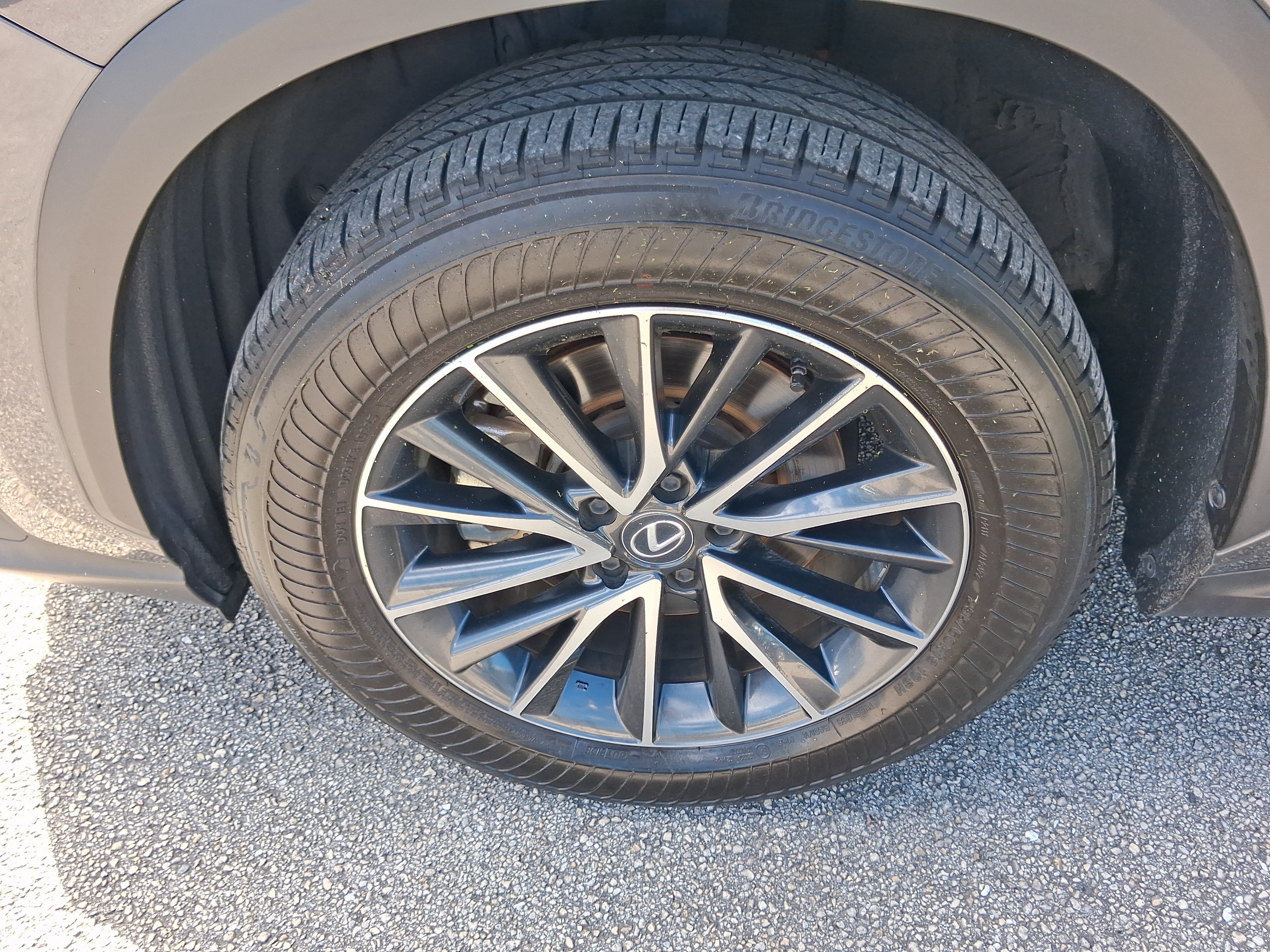 Used 2025 Lexus NX 250 FWD w/ Towing Package (2000 Lbs) image 18