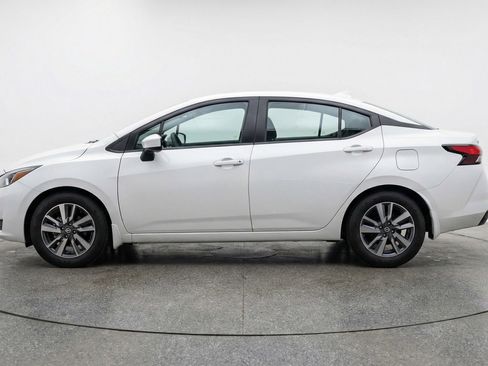 Used 2025 Nissan Versa SV FWD image 5