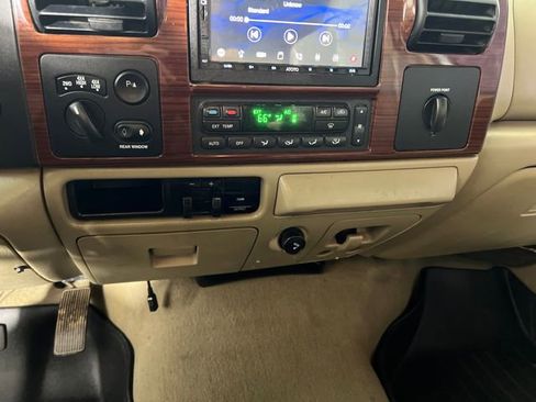 Used 2006 Ford F350 XL image 19