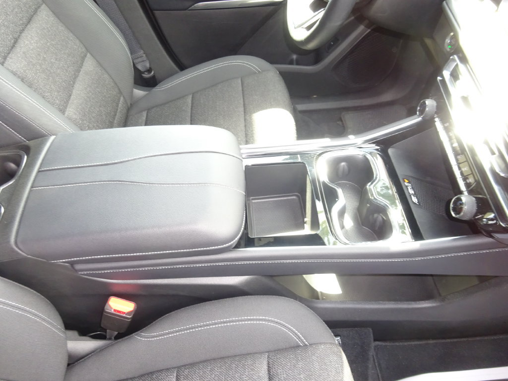 Used 2026 Chevrolet Traverse LT w/ Midnight/Sport Edition FWD image 17