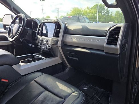 Used 2022 Ford F250 Lariat w/ Lariat Ultimate Package AWD/4WD image 5