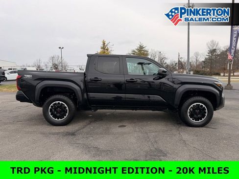 Used 2024 Toyota Tacoma TRD Off-Road image 2