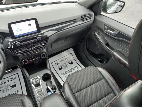 Used 2023 Ford Escape ST-Line w/ Cold Weather Package FWD image 18