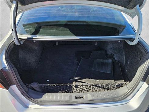 Used 2019 Nissan Altima 2.5 SV image 6