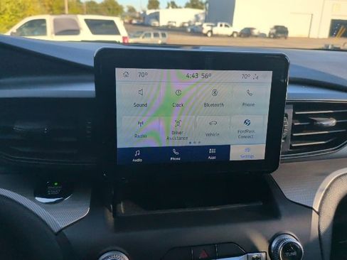 Used 2020 Ford Explorer XLT image 24