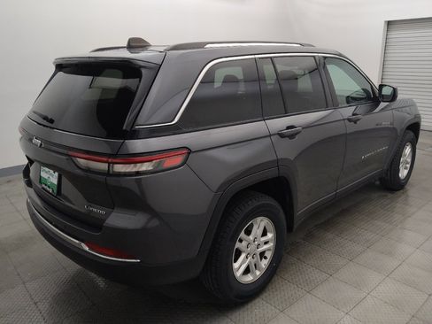 Used 2024 Jeep Grand Cherokee Laredo RWD image 9