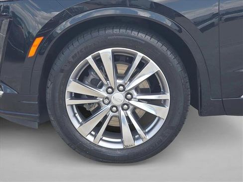Used 2024 Cadillac XT6 Premium Luxury w/ LPO, Floor Liner Package FWD image 14