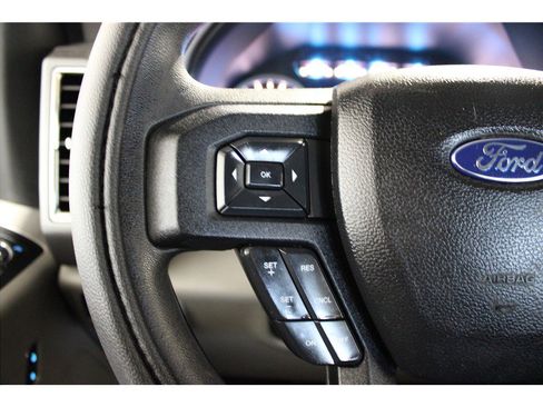 Used 2015 Ford F150 XLT image 25