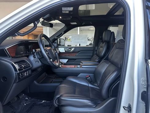 Certified 2024 Lincoln Navigator Reserve AWD/4WD image 18