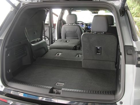 Certified 2024 Chevrolet Traverse RS image 24