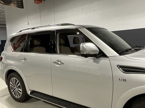Used 2022 Nissan Armada SL w/ Captain's Chairs Package AWD/4WD image 5