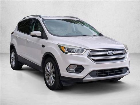 Used 2017 Ford Escape Titanium FWD image 3
