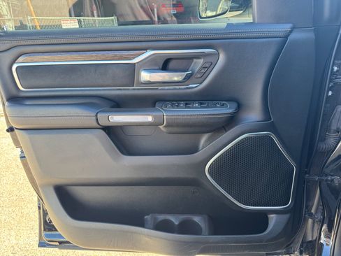 Used 2019 RAM 1500 Laramie AWD/4WD image 13