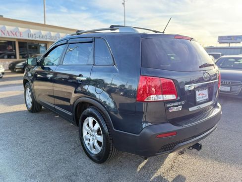 Used 2012 Kia Sorento LX w/ Convenience Pkg image 6