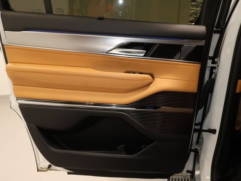 Used 2022 Jeep Grand Wagoneer Series III w/ Flexible Seating Group AWD/4WD image 22