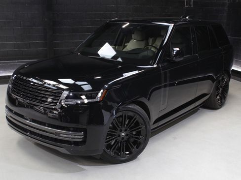 Used 2023 Land Rover Range Rover SE image 4