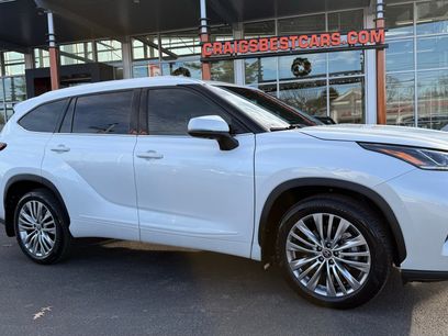 Used 2022 Toyota Highlander Platinum