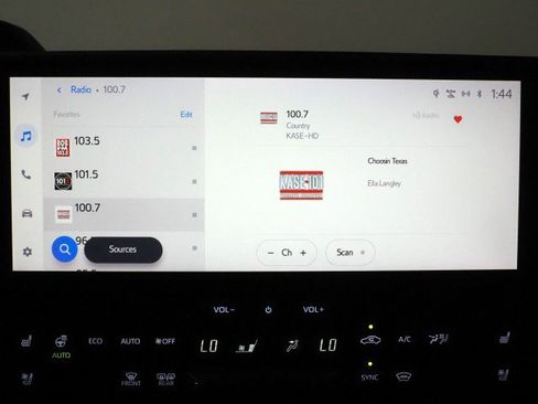 Used 2023 Subaru Solterra Touring AWD/4WD image 30