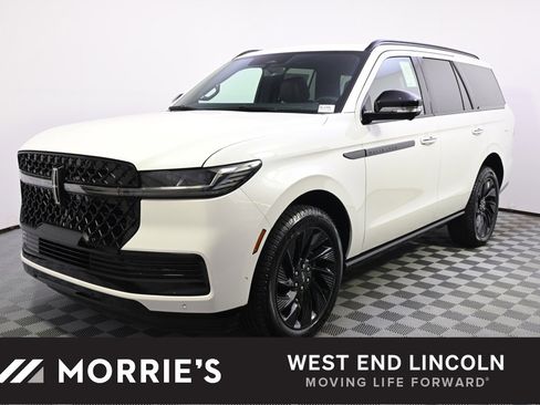 New 2025 Lincoln Navigator Reserve w/ Jet Appearance Package image 1