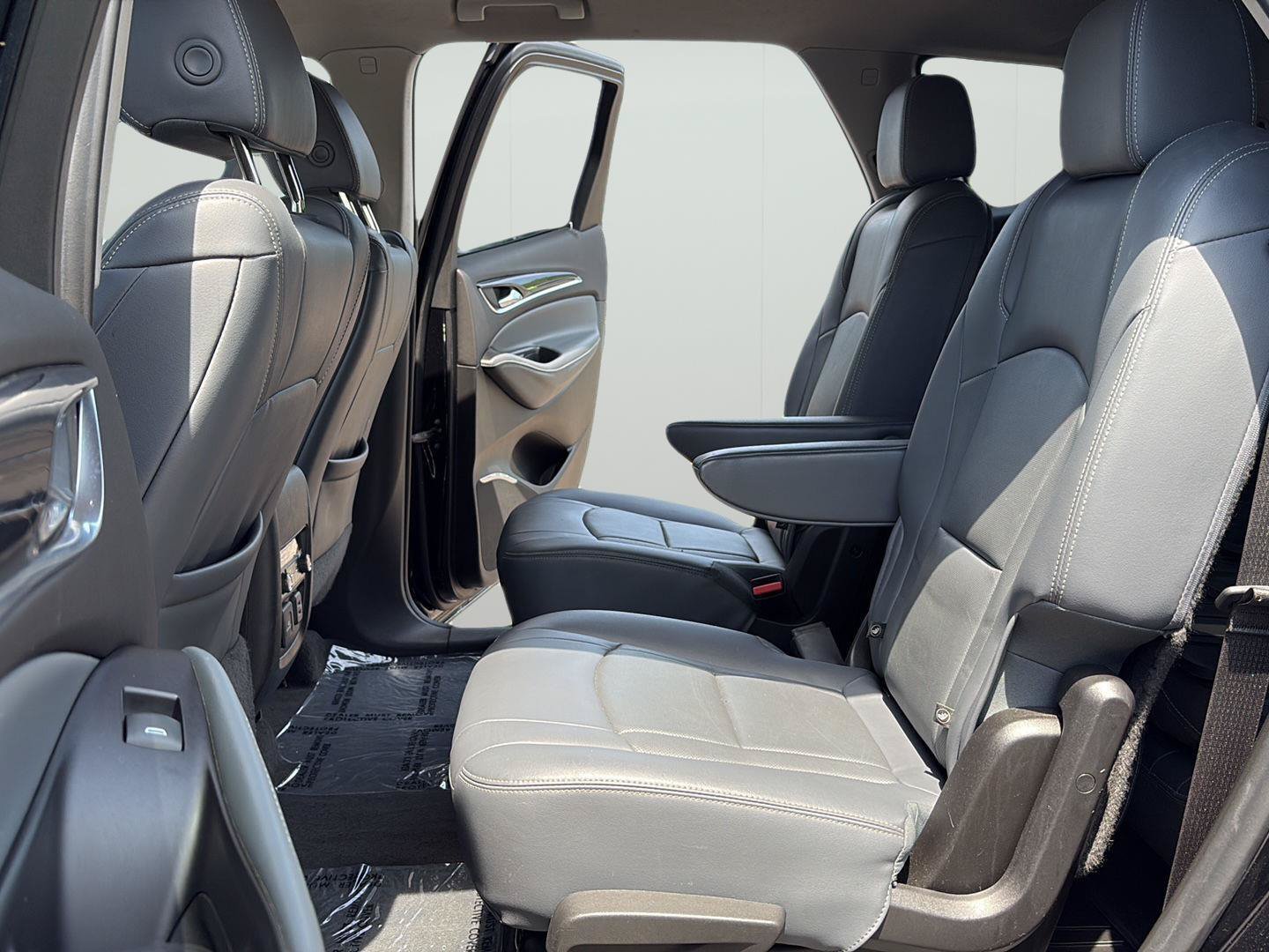 Used 2019 Buick Enclave Essence FWD image 19