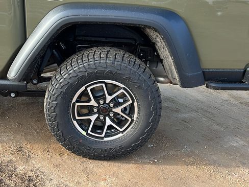 New 2026 Jeep Gladiator Rubicon image 12