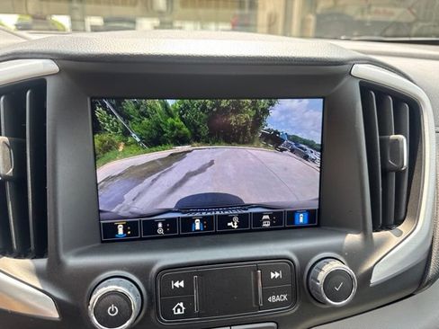 Used 2024 GMC Terrain SLT w/ Tech Package FWD image 20