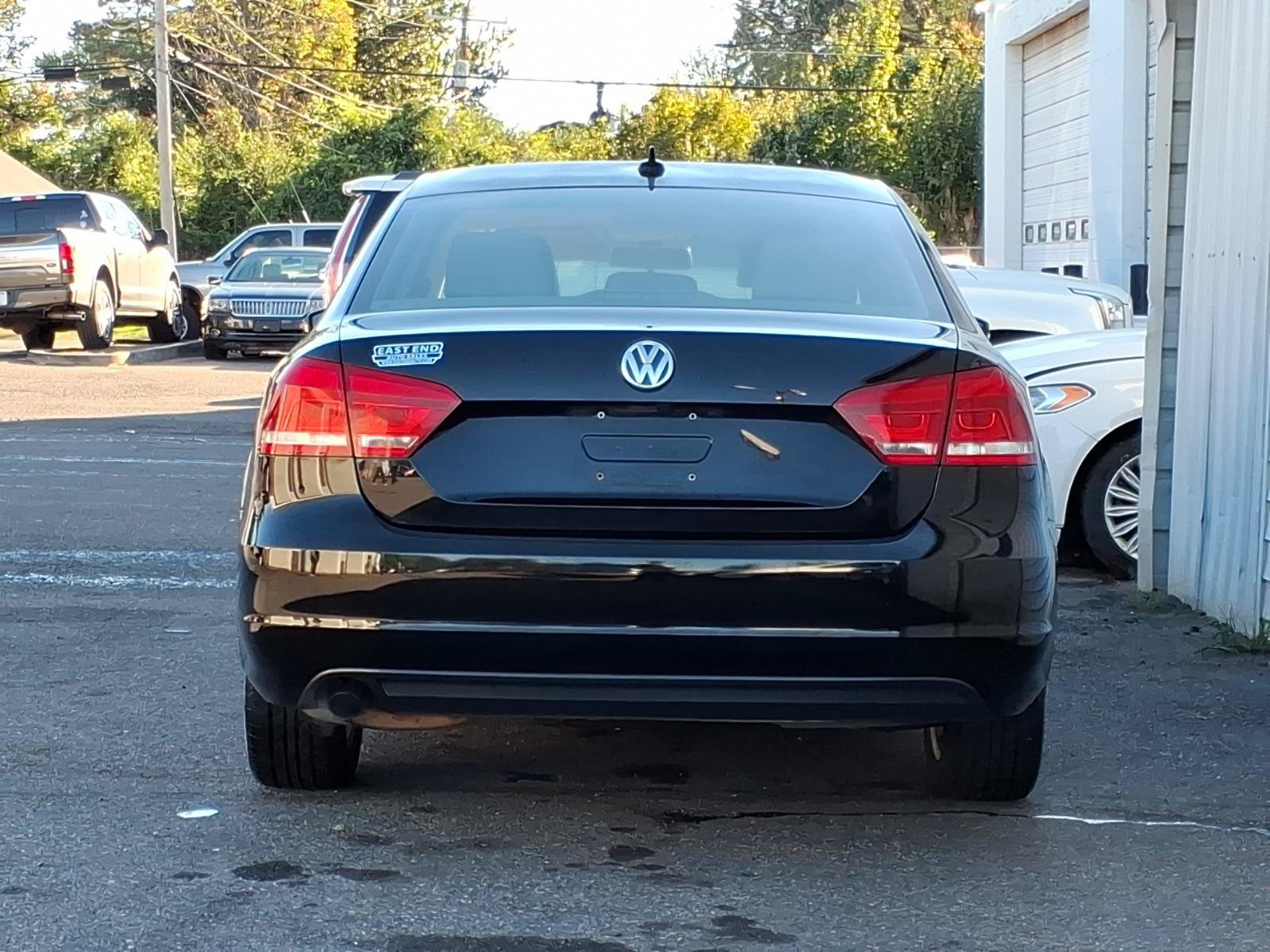Used 2015 Volkswagen Passat 1.8T Limited Edition FWD image 4