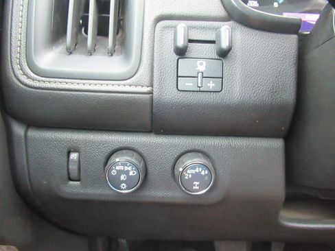 Used 2022 GMC Canyon Denali AWD/4WD image 21