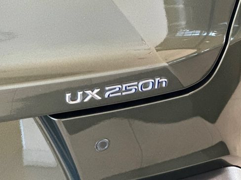 Used 2021 Lexus UX 250h w/ Accessory Package (Z2) AWD/4WD image 21