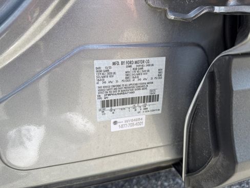 Used 2024 Ford Edge SEL image 9