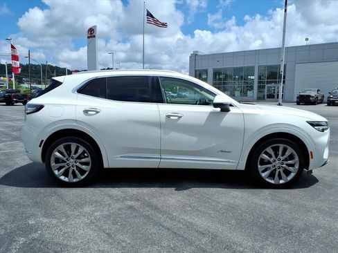 Used 2022 Buick Envision Avenir w/ Technology Package II AWD/4WD image 3
