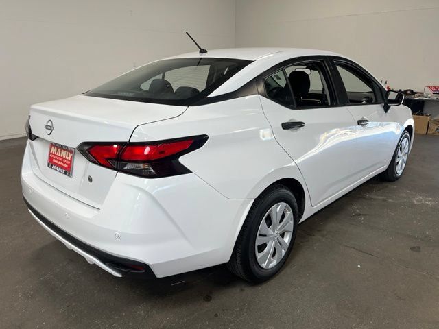 Used 2025 Nissan Versa S FWD image 3