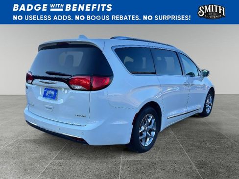 Used 2019 Chrysler Pacifica Limited FWD image 4